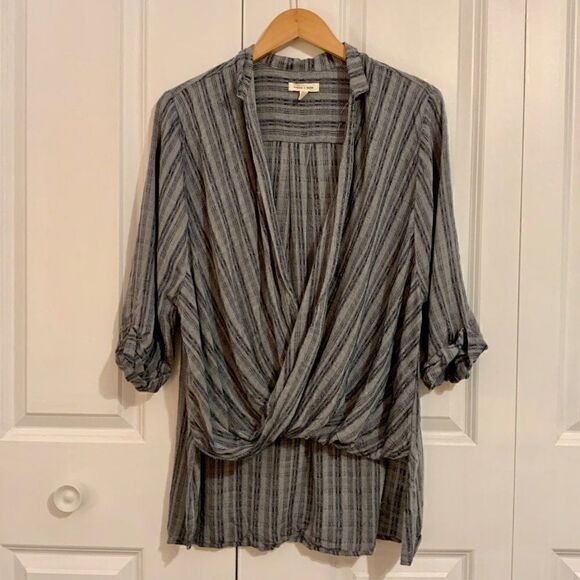 UO Silence + Noise Blue Grey Plaid Surplice Tunic Top Medium - Picture 3 of 10